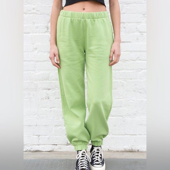 Brandy Melville Pants - Brandy Melville Rosa Sweatpants